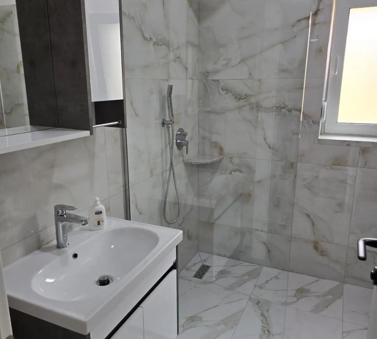 Gjikoka Apartaments Vlore 0*,  Albania